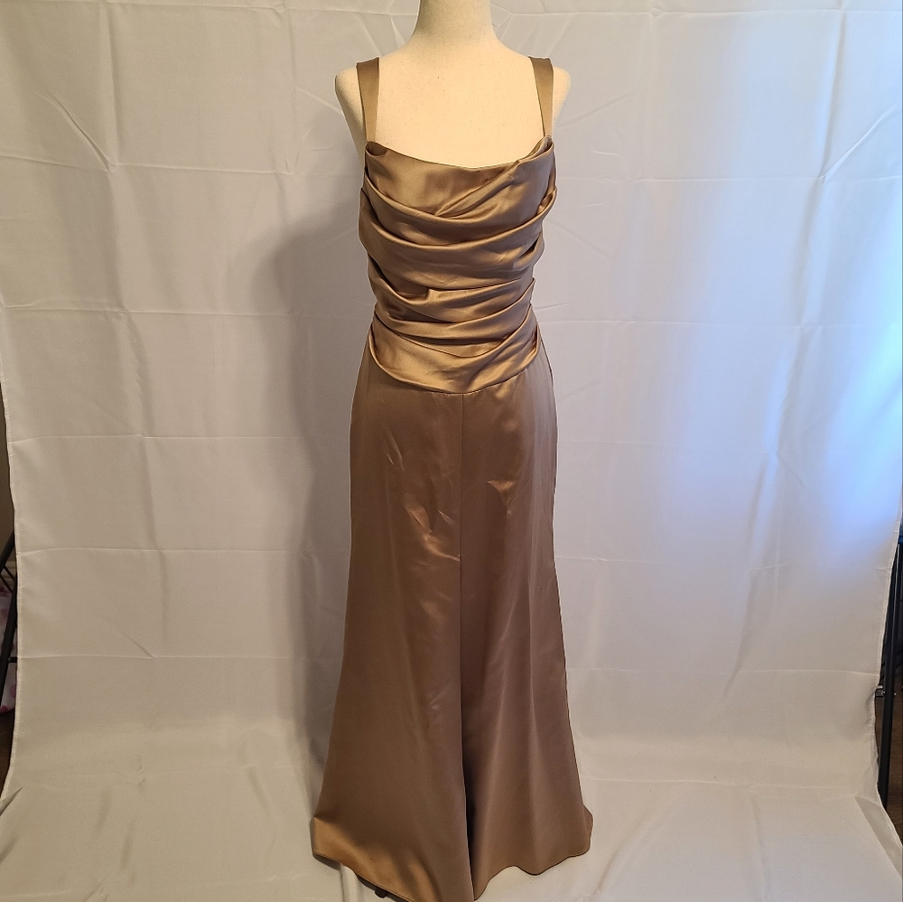 Vera Wang Polyester Size 6 Formal Dress